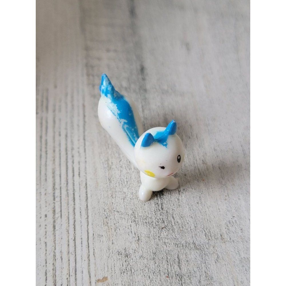Miniature Pachirisu Pokemon‎ electric type toy figure